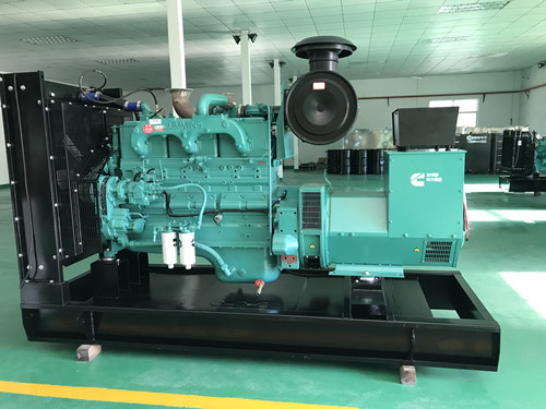300kw康明斯發機電組 (6).jpg