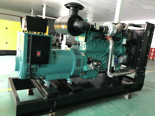 360KW 康明斯發機電組 (5).jpg